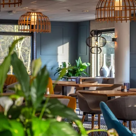 Boschrand Otel 4*